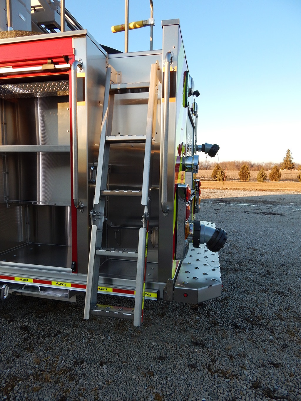 78-FOOT THREE SECTION REAR MOUNT AERIAL LADDER #2347 | Alexis Fire ...