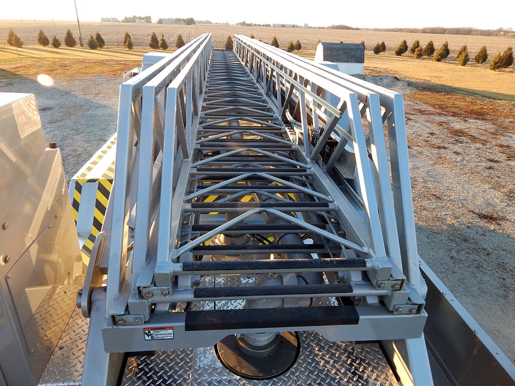 78-FOOT THREE SECTION REAR MOUNT AERIAL LADDER #2347 | Alexis Fire ...