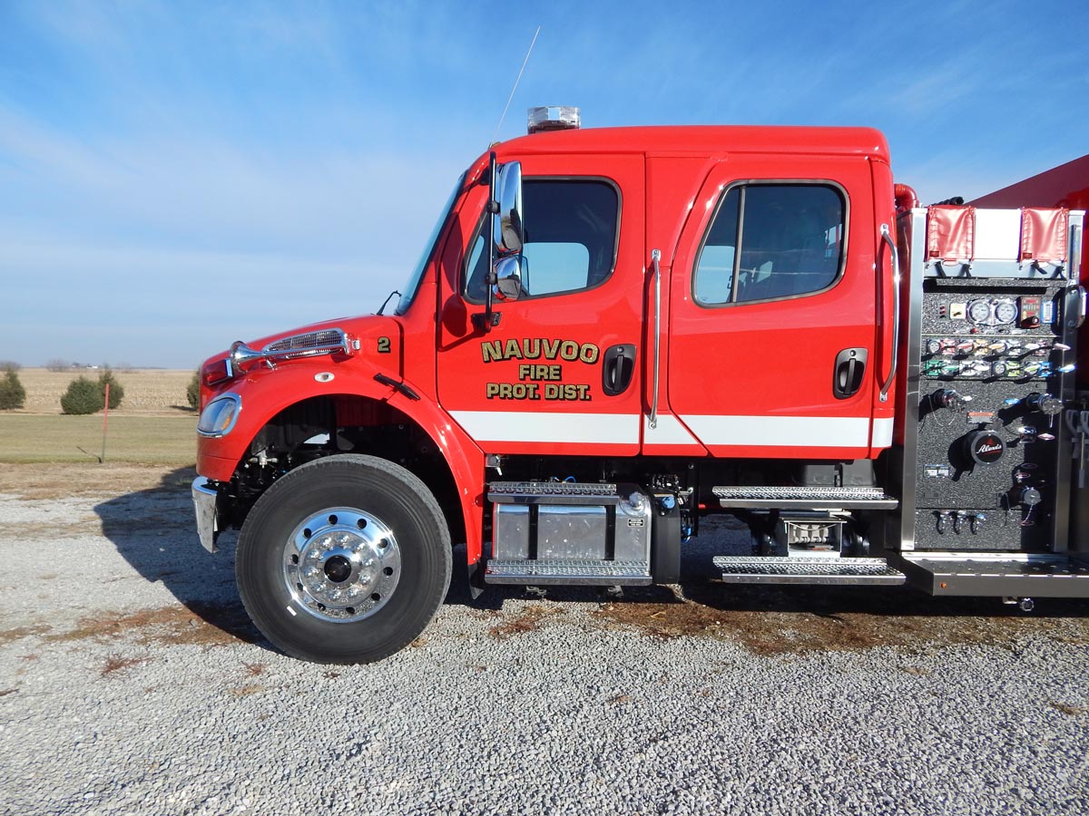 2000GALLON PUMPER/TANKER 2324 Alexis Fire Equipment Company