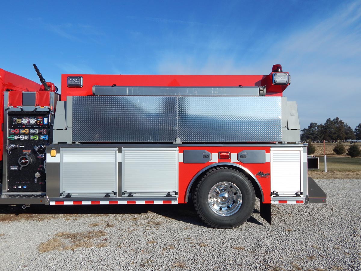 2000GALLON PUMPER/TANKER 2324 Alexis Fire Equipment Company