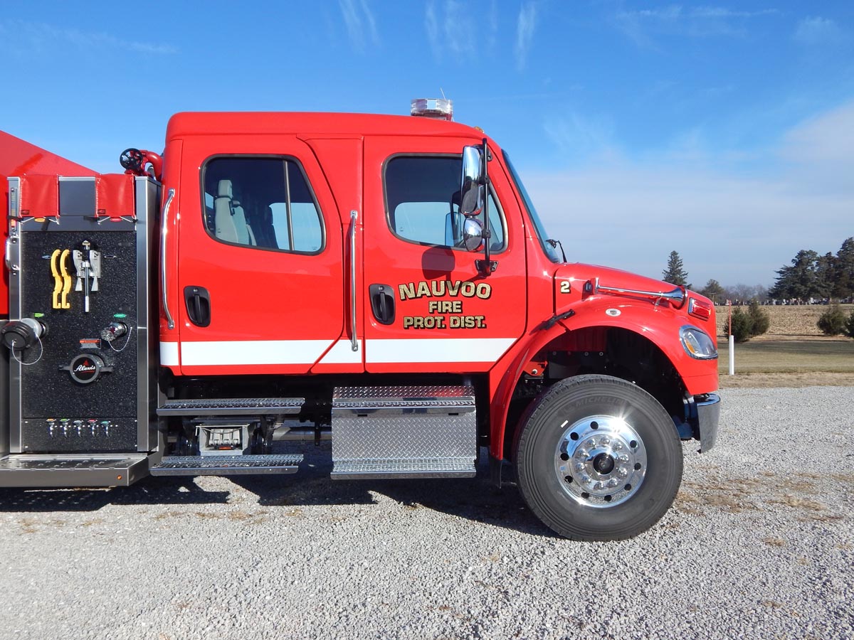 2000GALLON PUMPER/TANKER 2324 Alexis Fire Equipment Company