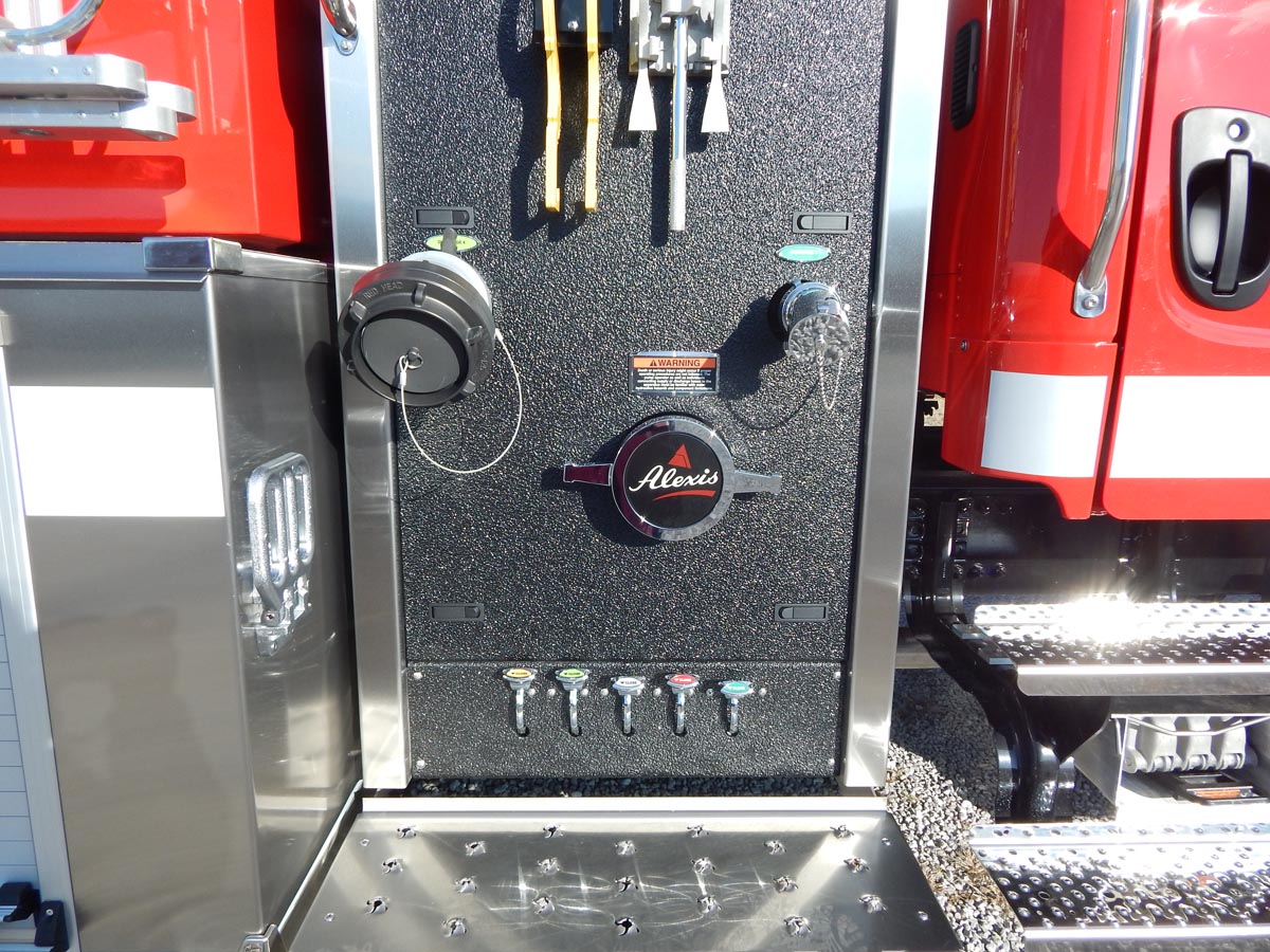 2000GALLON PUMPER/TANKER 2324 Alexis Fire Equipment Company