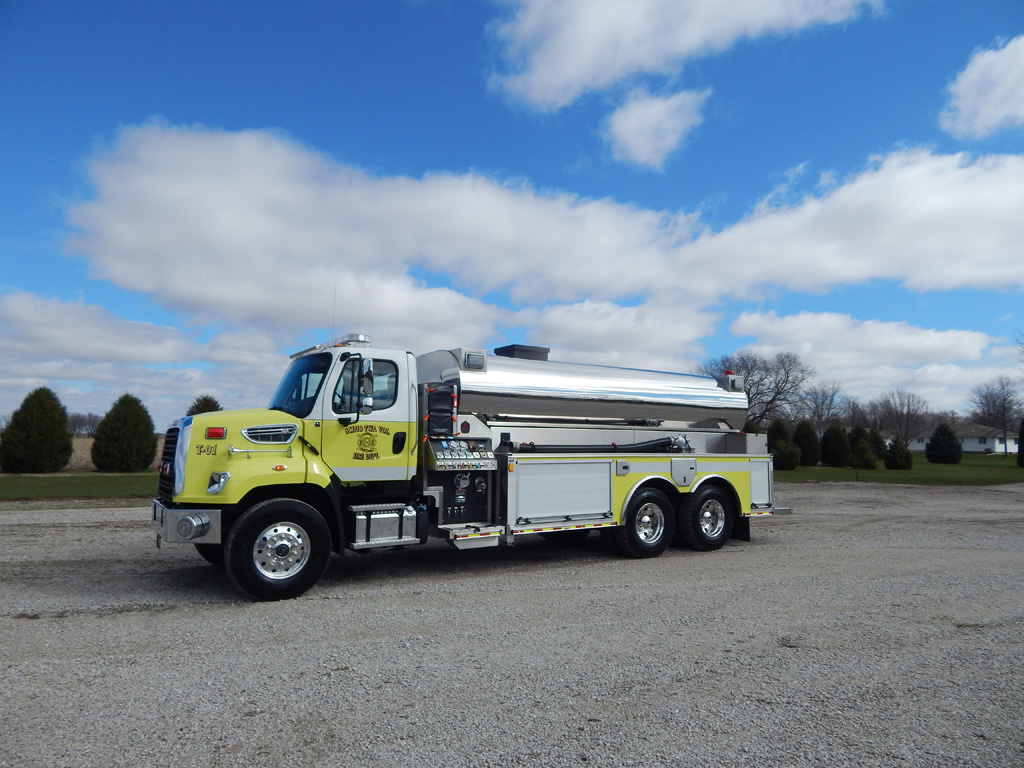 3,500 GALLON TANKER 2528 Alexis Fire Equipment Company