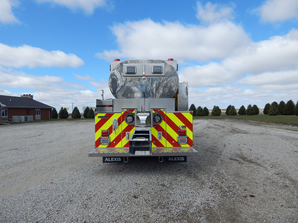 3,500 GALLON TANKER 2528 Alexis Fire Equipment Company